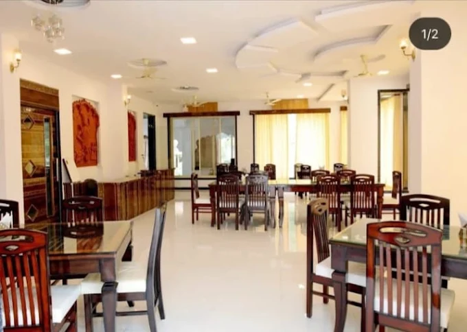 Restaurant seating area