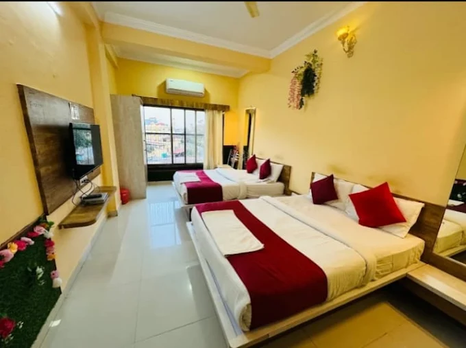 Family room with twin beds
